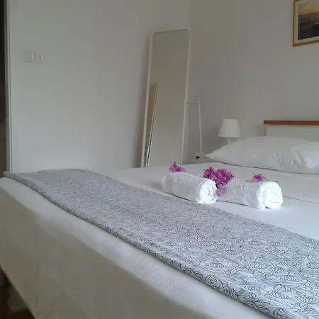 Guest House Lana Gasthof 3*