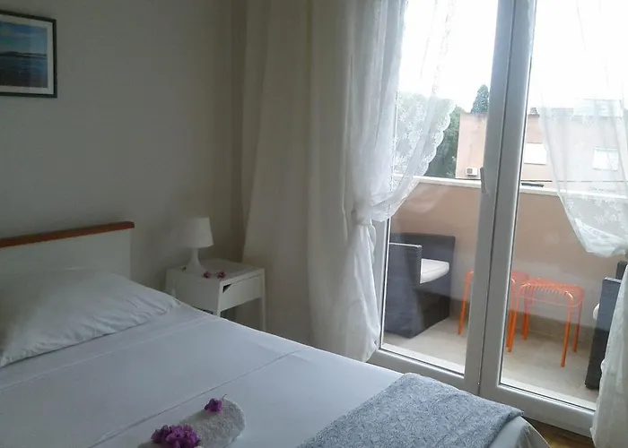 Lana Casa de hóspedes 3*
